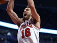 Pau Gasol dominó la pintura y fue el mejor de los Bulls