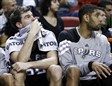 Tiago Splitter, en el centro, hizo un gran partido ante Clippers hasta que se lesionó