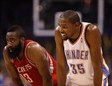 Kevin Durant tuvo más motivos anoche para sonreír que James Harden