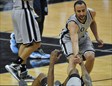 Manu Ginóbili y Kawhi Leonard (en el suelo) brillaron ante Orlando Magic