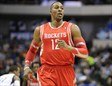 Dwight Howard regresó a la pista de los Lakers y tuvo un recibimiento crudo