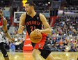 Greivis Vásquez bota ante Wall en un partido anterior de Raptors y Wizards