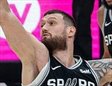 Mamukelashvili seguirá jugando en Spurs