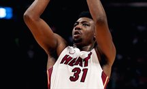 Thomas Bryant seguirá en Miami Heat