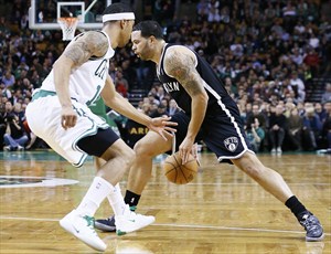 Deron Williams todavía arrastra la lesión de tobillo sufrida el mes pasado