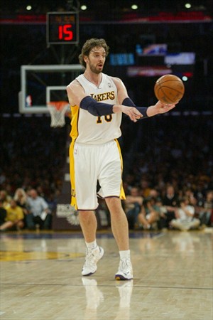 Pau Gasol resultó decisivo en los últimos segundos del Lakers-Hawks