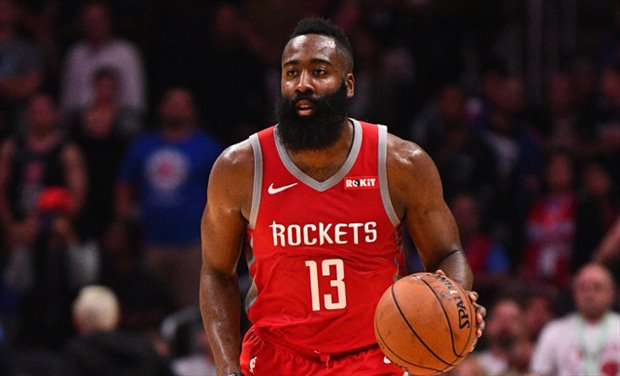 Nuevo triple-doble de James Harden