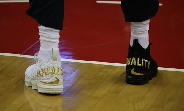 LeBron James defiende la igualdad a trav s de sus zapatillas